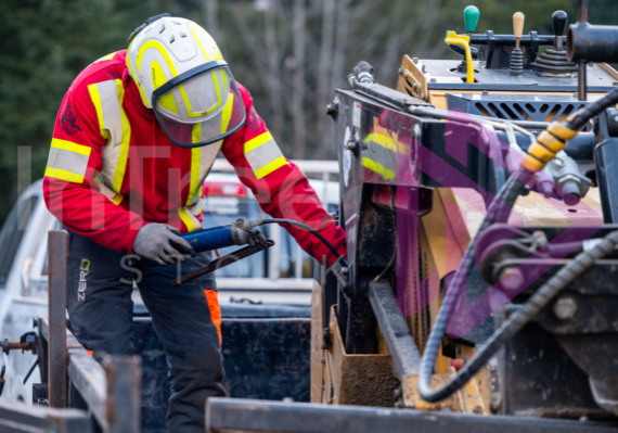 Pre work maintenance on skid steer Pre work maintenance on skid steer